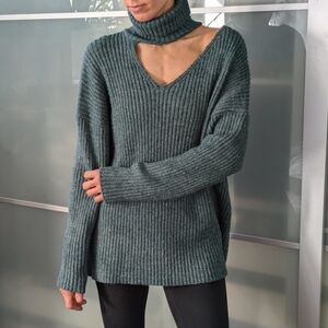Oak And Fort Teal Women's Sweater